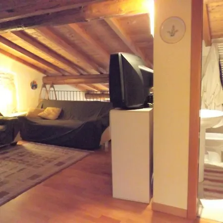 アパート Casa Canevini *